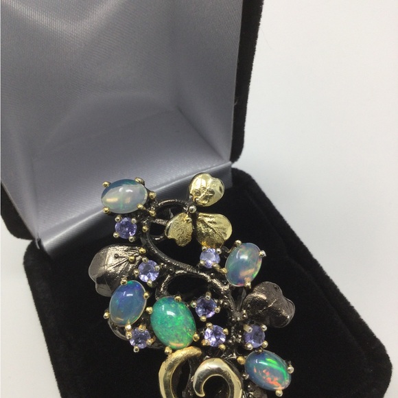 Awe inspiring Genuine Opals & Tanzanite Ring - Picture 3 of 7